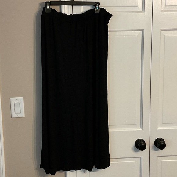 Chic Black Maxi Skirt for Women - Picture 1 of 1